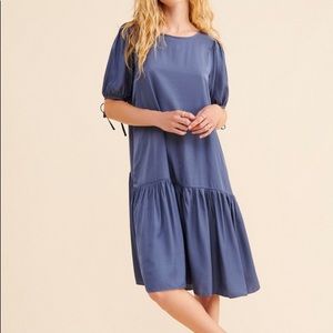 Ladies Blue Dress
Glamorous
